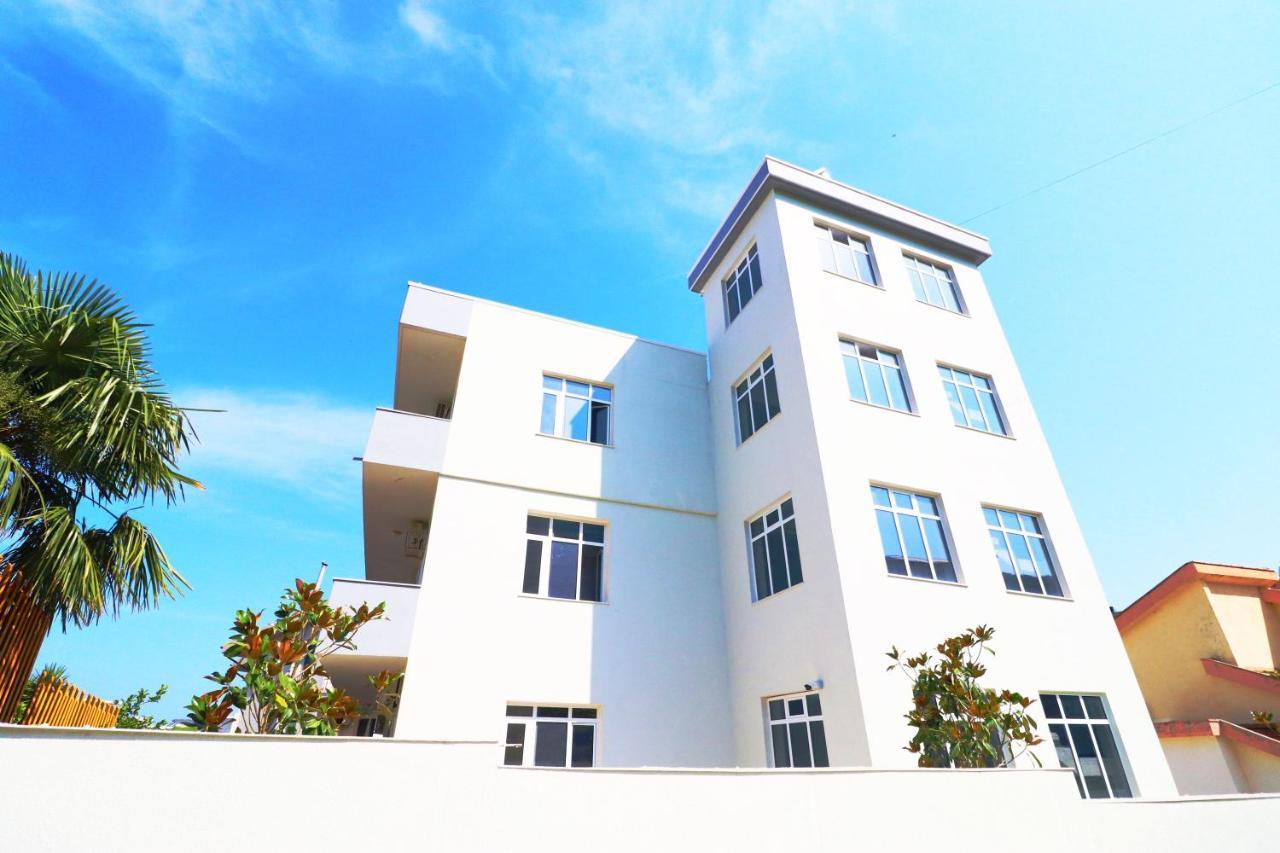Hotel Kristal Vlorë エクステリア 写真