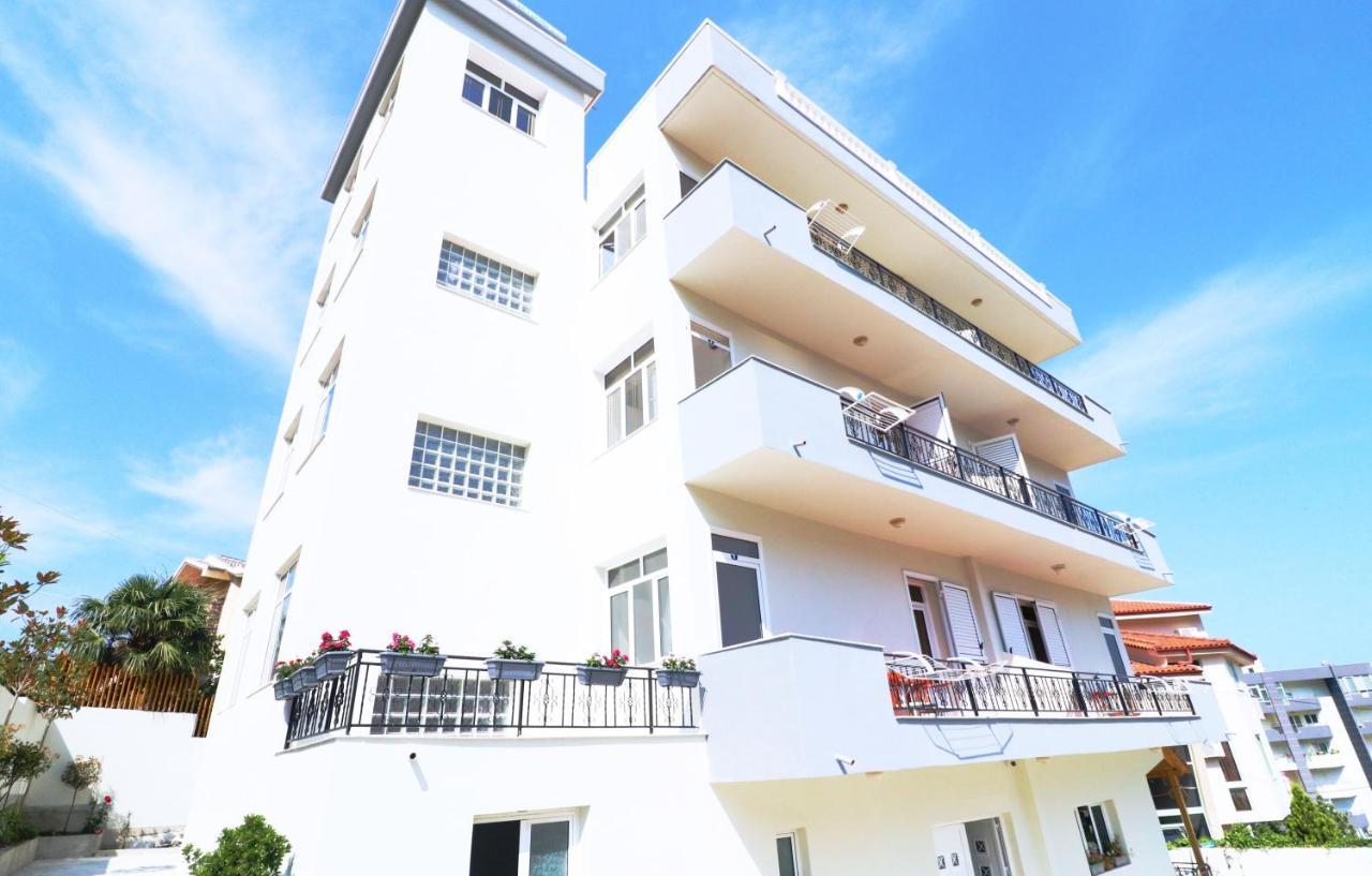 Hotel Kristal Vlorë エクステリア 写真