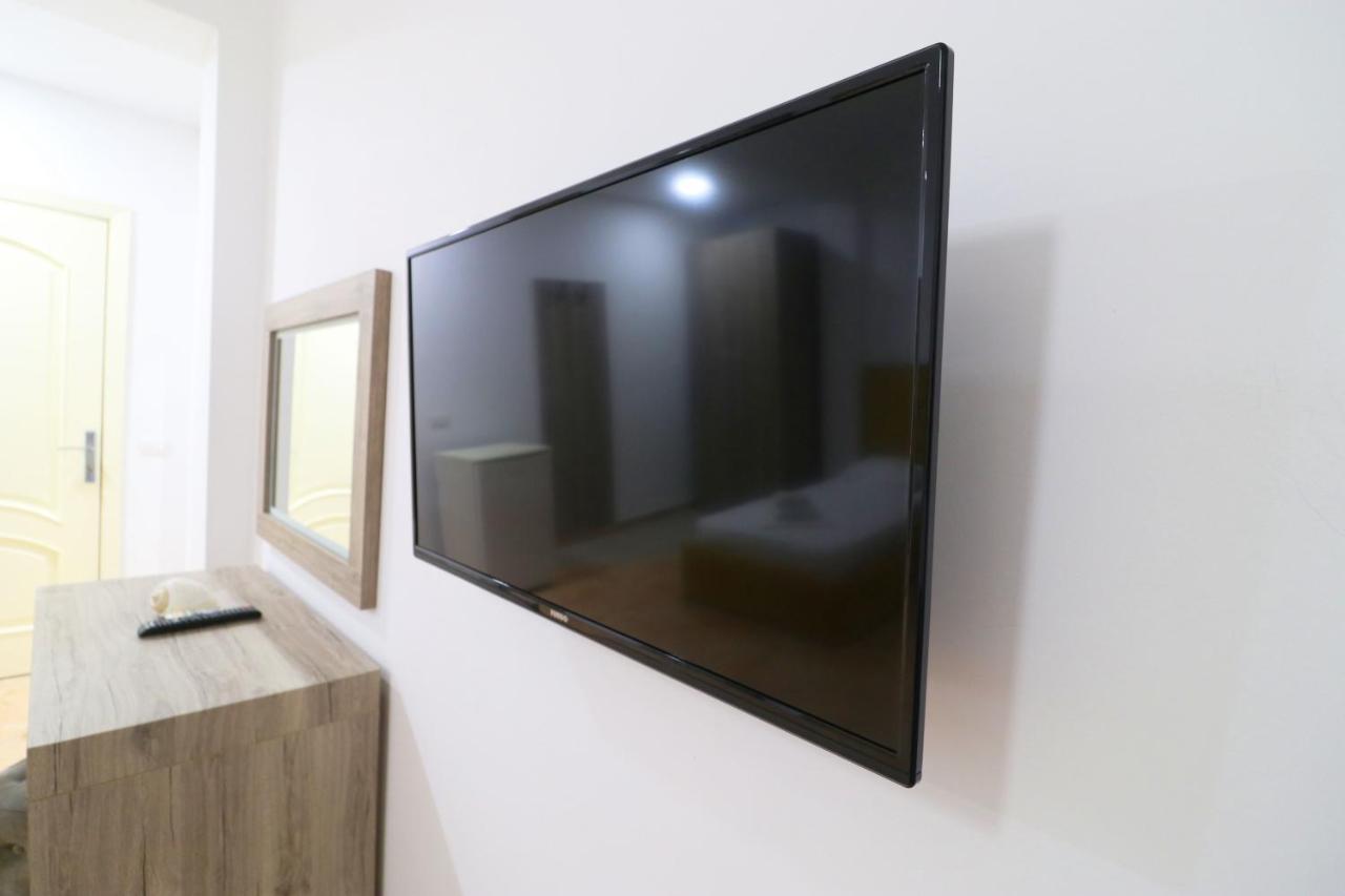 Hotel Kristal Vlorë エクステリア 写真