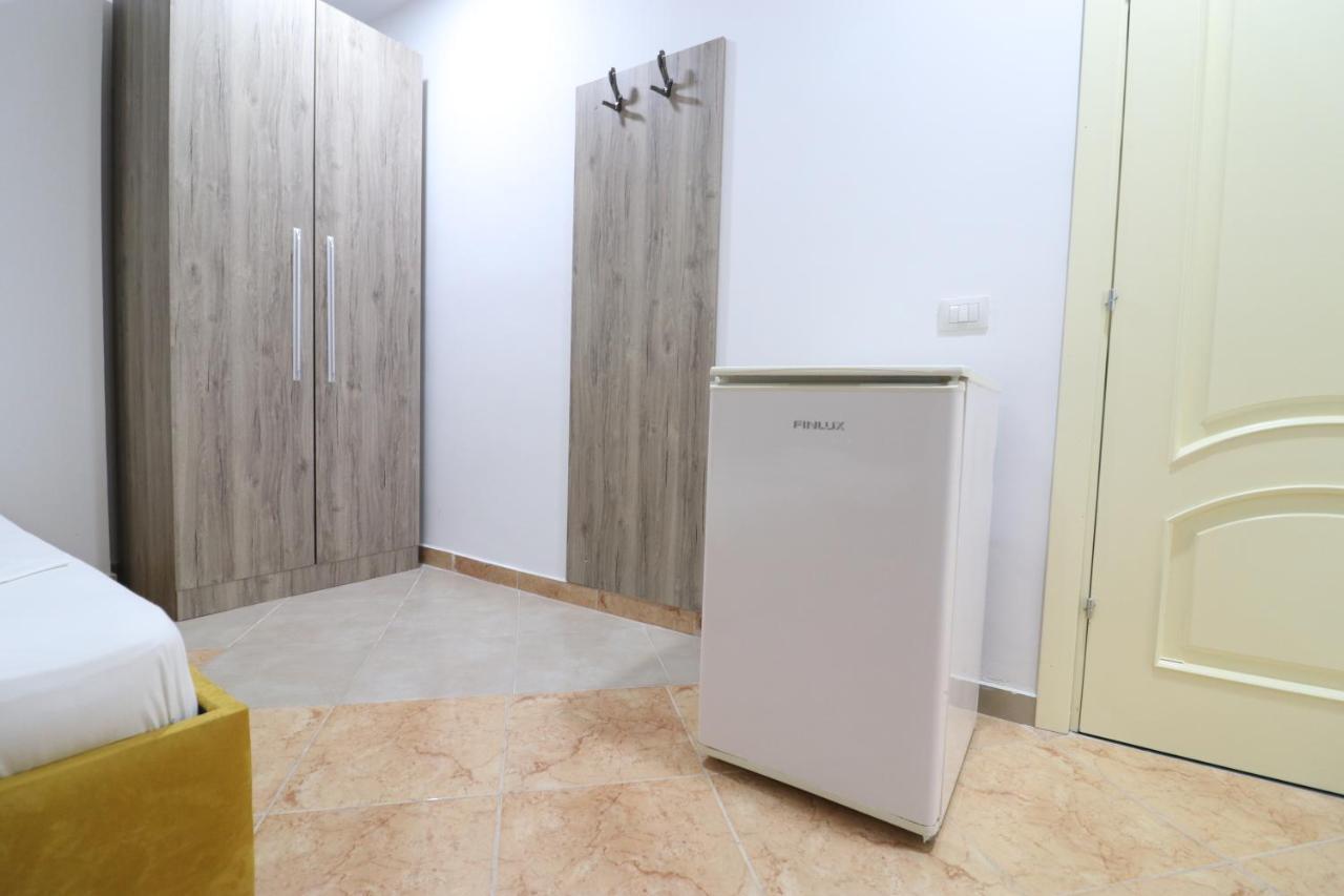 Hotel Kristal Vlorë エクステリア 写真