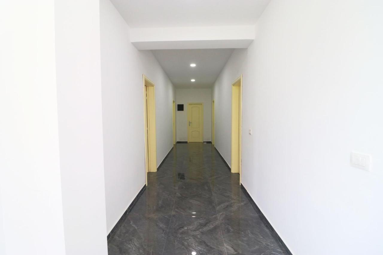 Hotel Kristal Vlorë エクステリア 写真