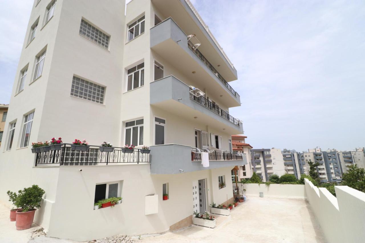 Hotel Kristal Vlorë エクステリア 写真
