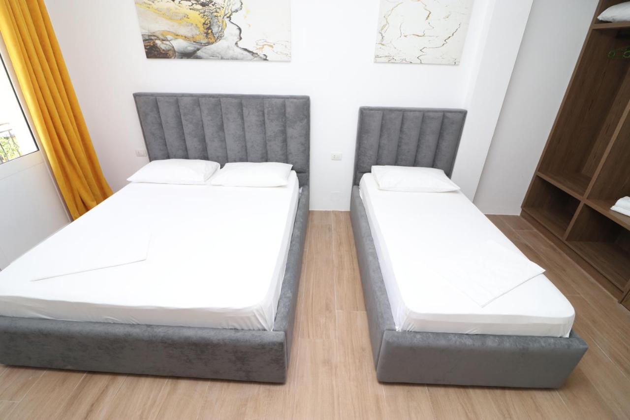 Hotel Kristal Vlorë エクステリア 写真