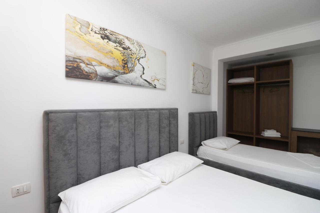 Hotel Kristal Vlorë エクステリア 写真